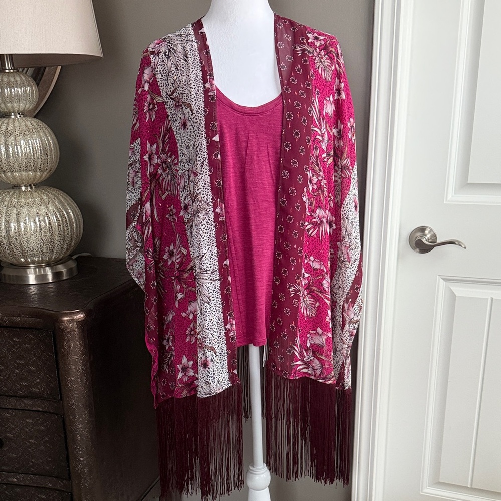 White House Black Market Pink Floral Kimono Top